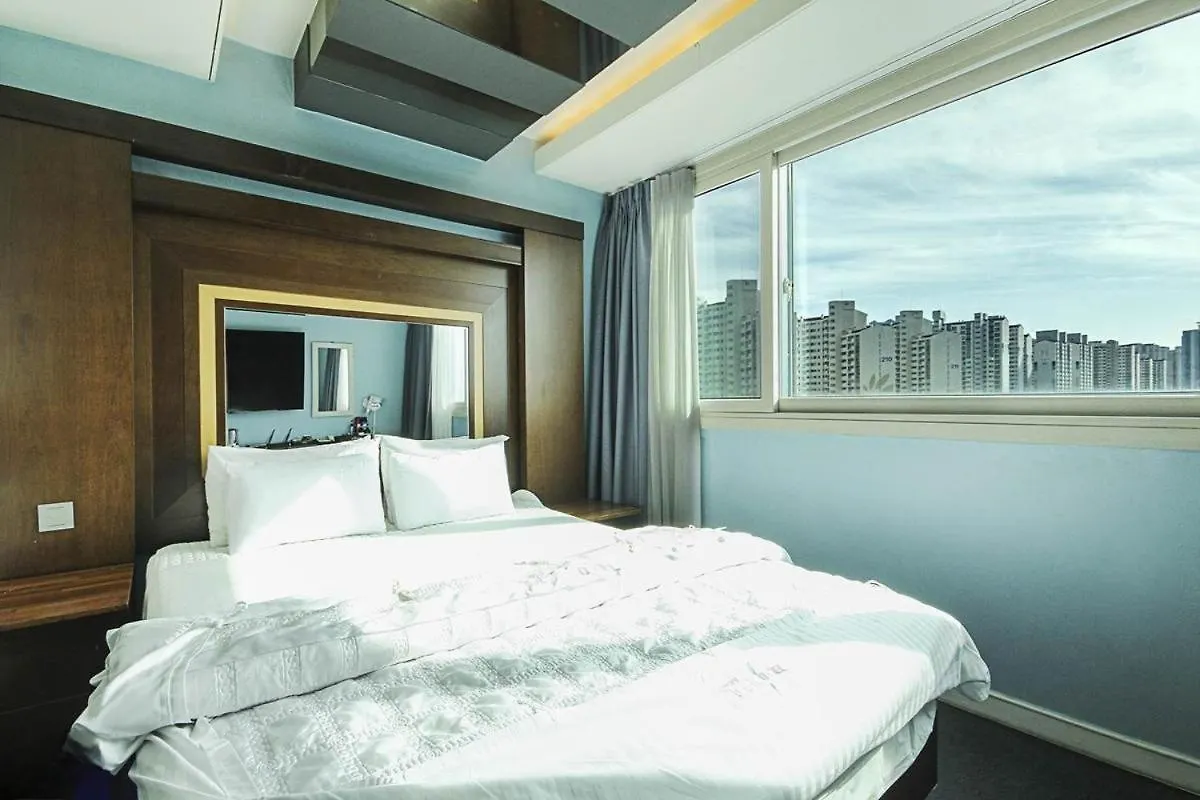 Hwamyeong Sky Hotel Busan 4*,
